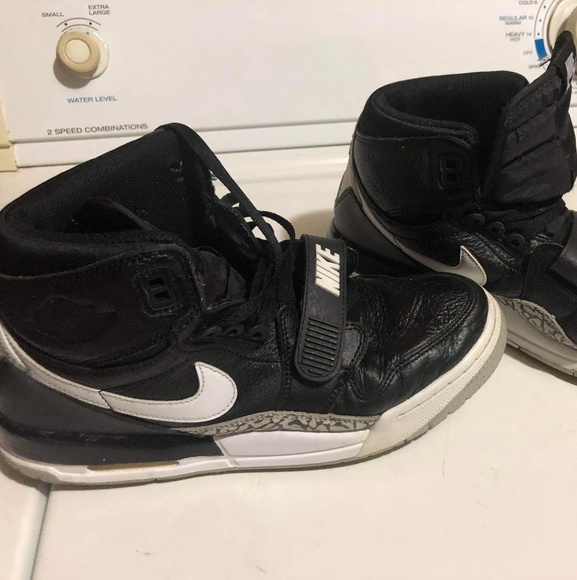 Nike Air Flight Jordan's - Picture 2 of 2